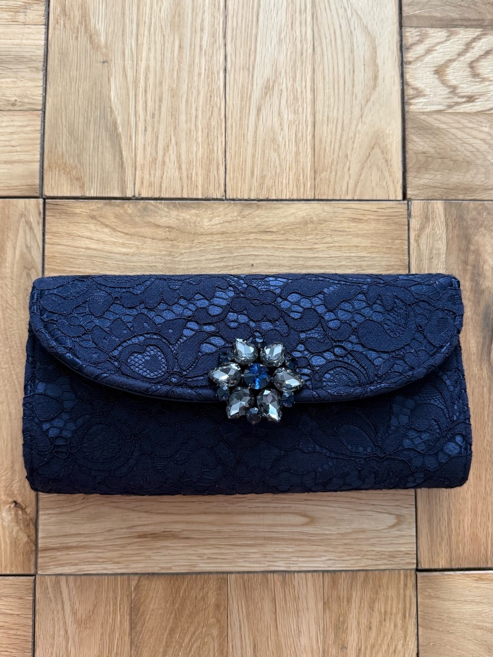 Glint Elegant Navy Lace Crystal-Embellished Clutch New with tag